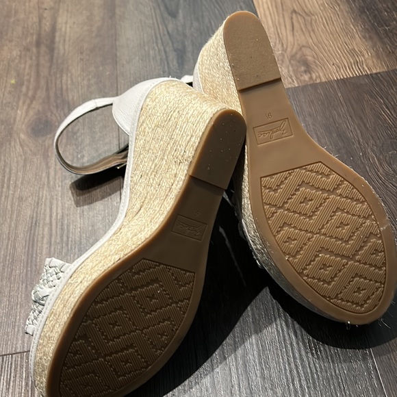 New never worn Zodiac Wedges size 9.5 - Picture 4 of 7